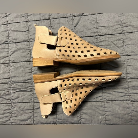 Musse & Cloud — Leather Caila Ankle Booties - Picture 6 of 9